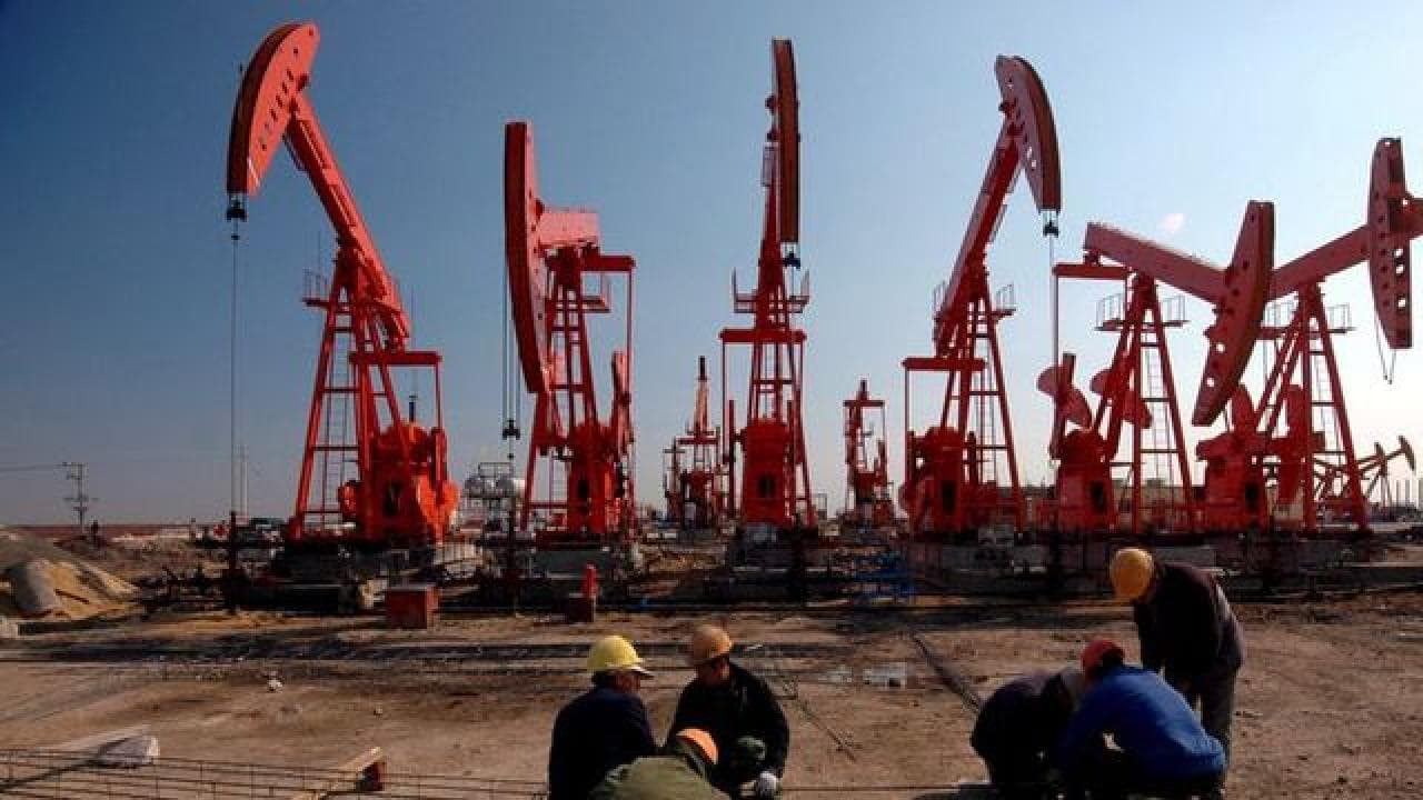 Petrol, Çin'in yakıt ihracatını kısıtlamasıyla yükseldi
