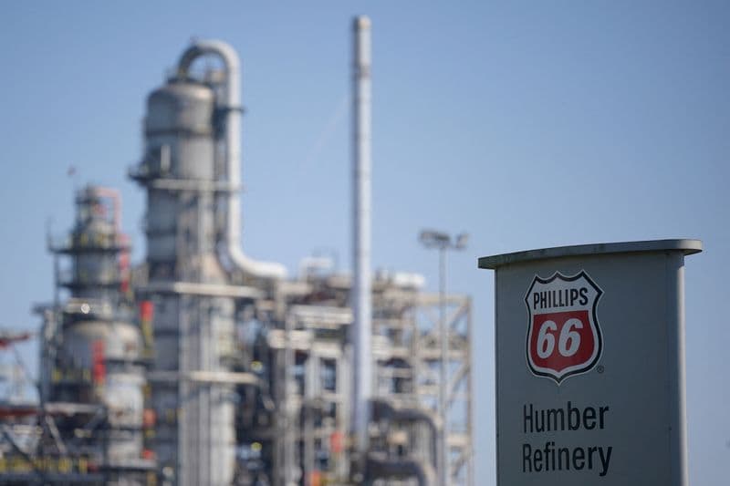 Phillips 66 faces $900 million loss as Iran crisis lifts oil prices