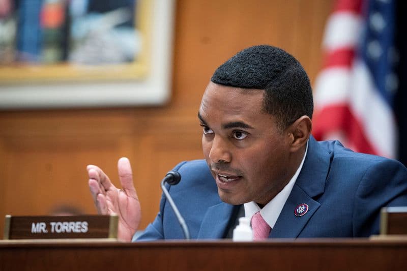 US Democrat lawmaker pushes for probe into oil trades after Reuters report