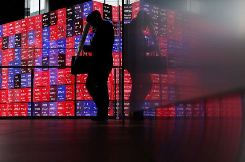Oil jumps after Iran’s navy said it halted a US warship