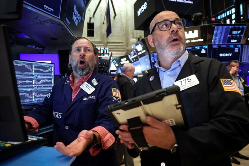 US stocks open higher, spotlight on Fed