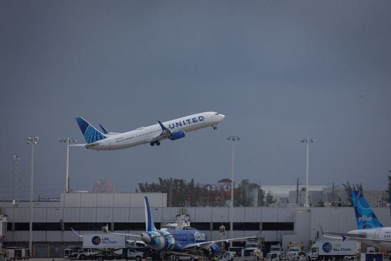 United warns of nearly $6 billion fuel hit as oil-price surge weighs on outlook