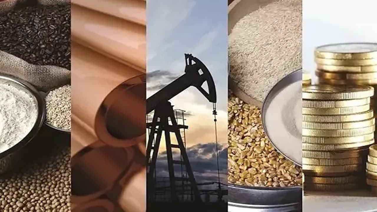 Petrol geriledi, dolar güçlendi: Emtiada karışık seyir