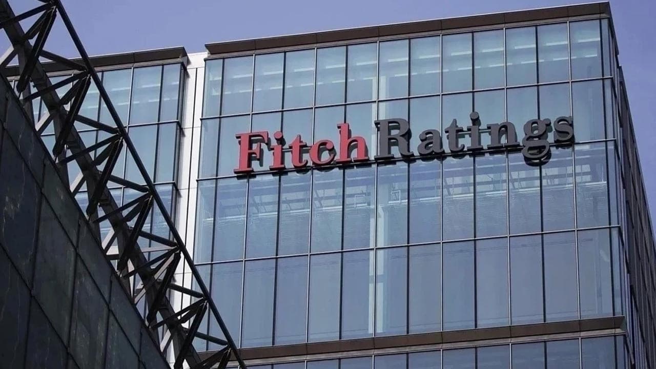 Fitch’ten petrol piyasası uyarısı: 2026’nın son çeyreğinde arz fazlası oluşabilir