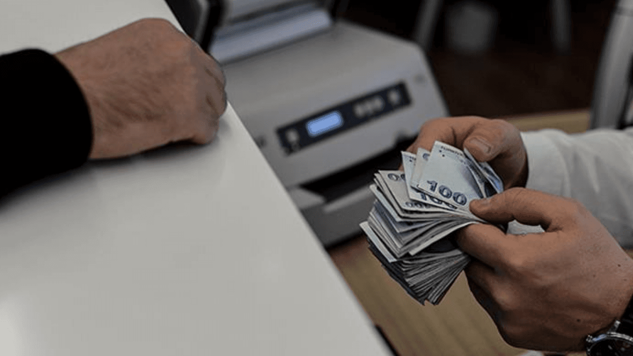 Asgari ücrete ara zam gelecek mi? Maaşlara zam yapılacak mı?