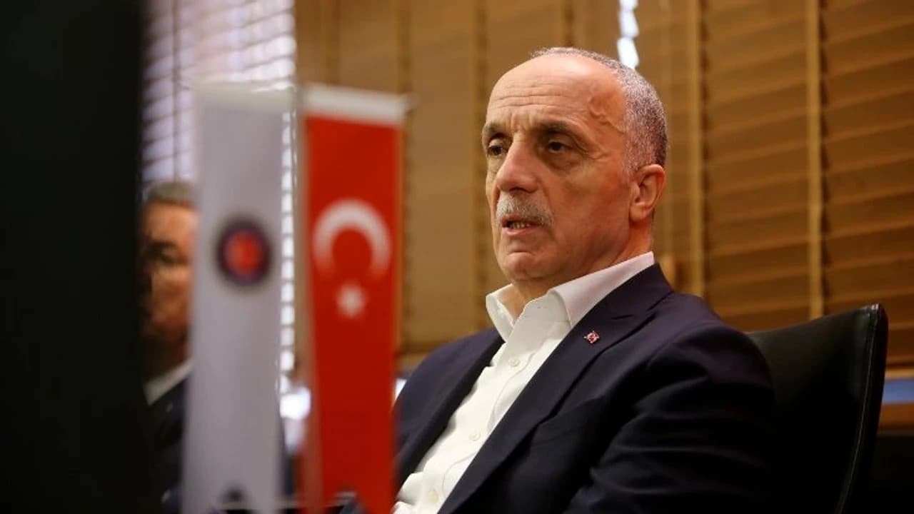 TÜRK-İŞ: Milyonlarca kişinin enflasyon karşısındaki kayıpları telafi edilmeli