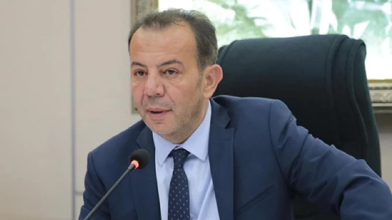 Cemil Tugay'ın ardından Tanju Özcan da CHP'den istifa etti