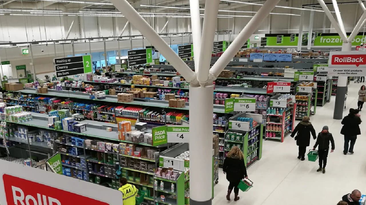 Borç batağındaki market zinciri 7500 kişiyi işten çıkaracak