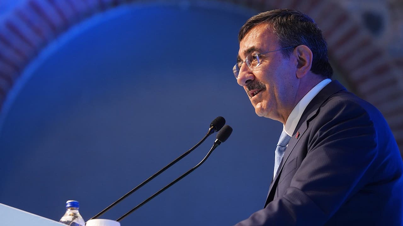 Cumhurbaşkanı Yardımcısı Yılmaz: Ekonomi dış şoklara karşı direncini koruyor