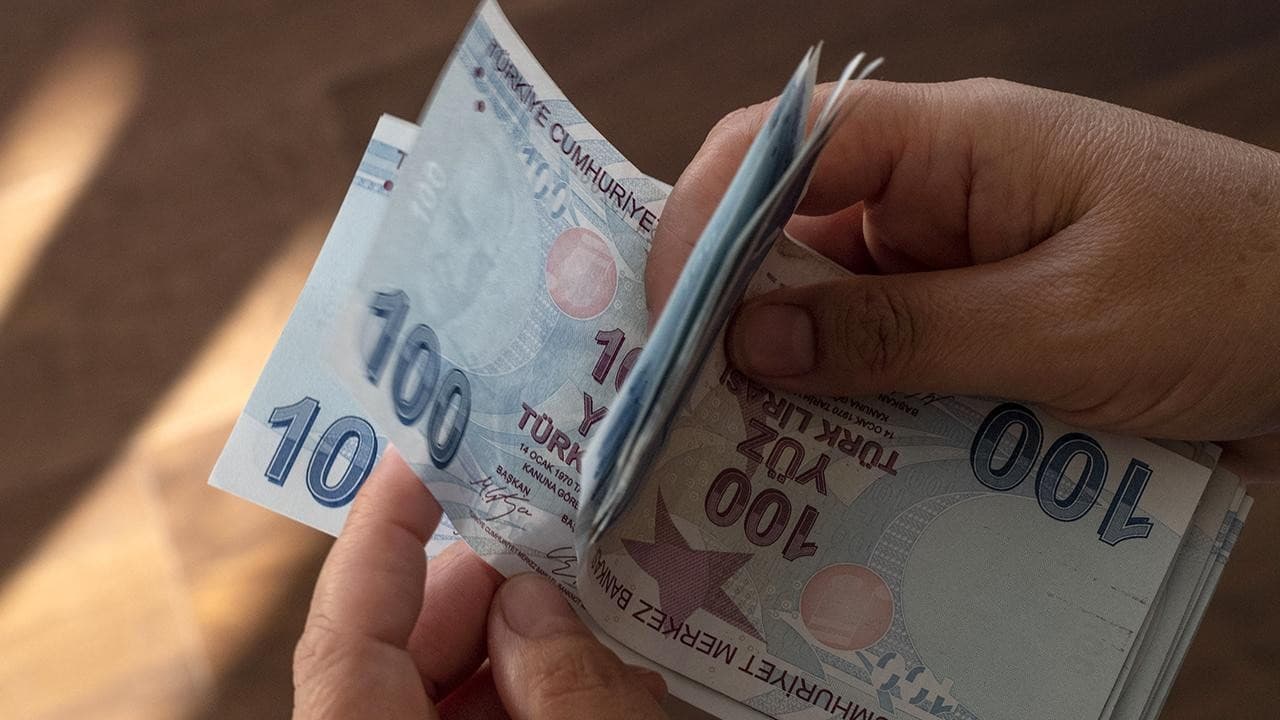 DİSK'ten dikkat çeken rapor: Enflasyon ve vergi ücretleri eritti