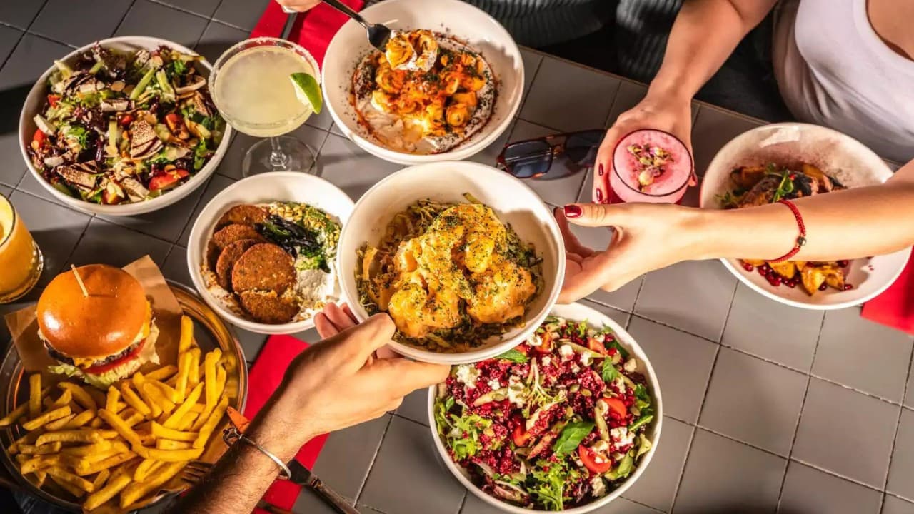 Fast food devlerinde kriz büyüyor: Yüzlerce restoran kepenk indirdi