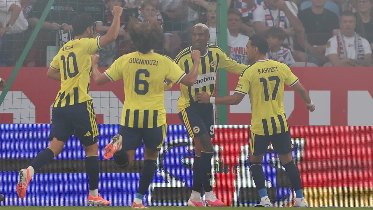 TFF'den tur atlayan Fenerbahçe'ye kutlama