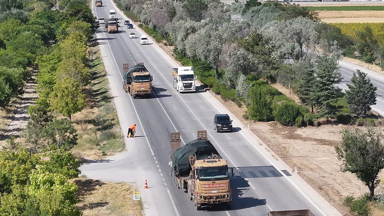 5 milyar liralık tesise tarihi taşınma! Yüzlerce tank yola çıktı