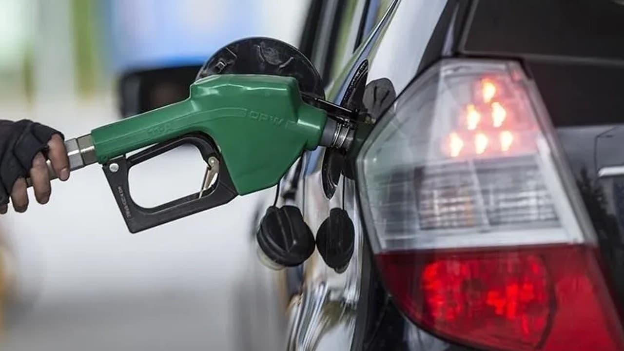 Motorine bu gece 3,60 TL zam geliyor: İstanbul, Ankara ve İzmir'de yeni fiyatlar belli oldu