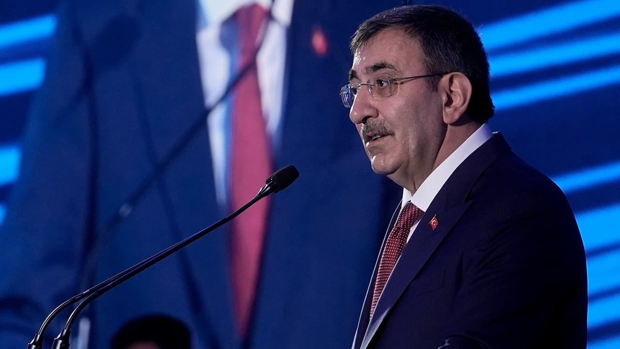 Yılmaz: Cari açığı gelecek yıl yüzde 2’nin altına taşıyacağız